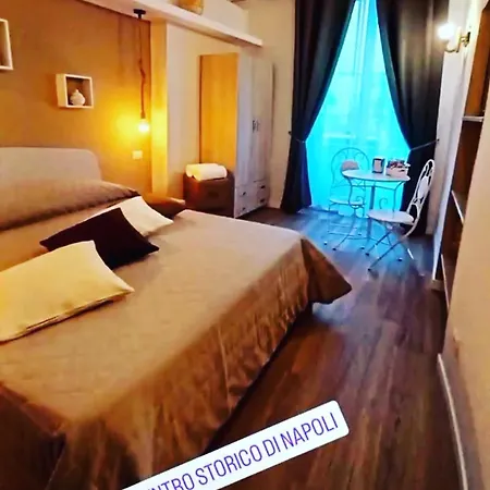 Casa Myluna Centro Storico * ナポリ